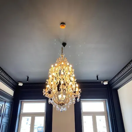 Petit-roannay Hotel