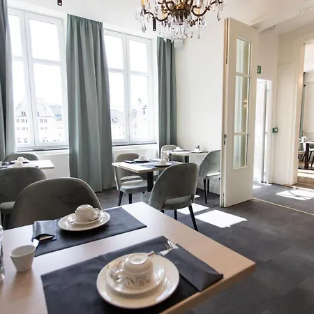 Petit-roannay Hotel
