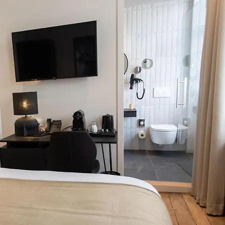 Petit-roannay Отель Ставело