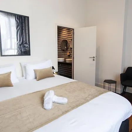 Petit-roannay Отель 3*