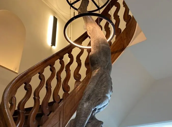 Petit-roannay Hotel 3*