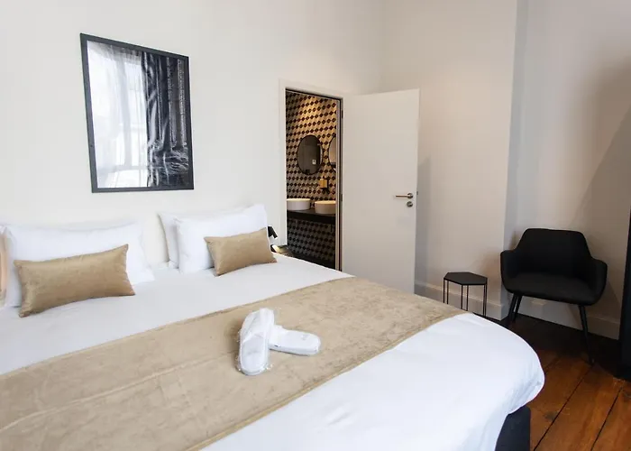 Petit-roannay Hotel 3*